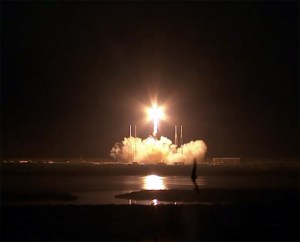SpaceX's Falcon 9 carries the Dragon capsule to orbit (NASA TV)